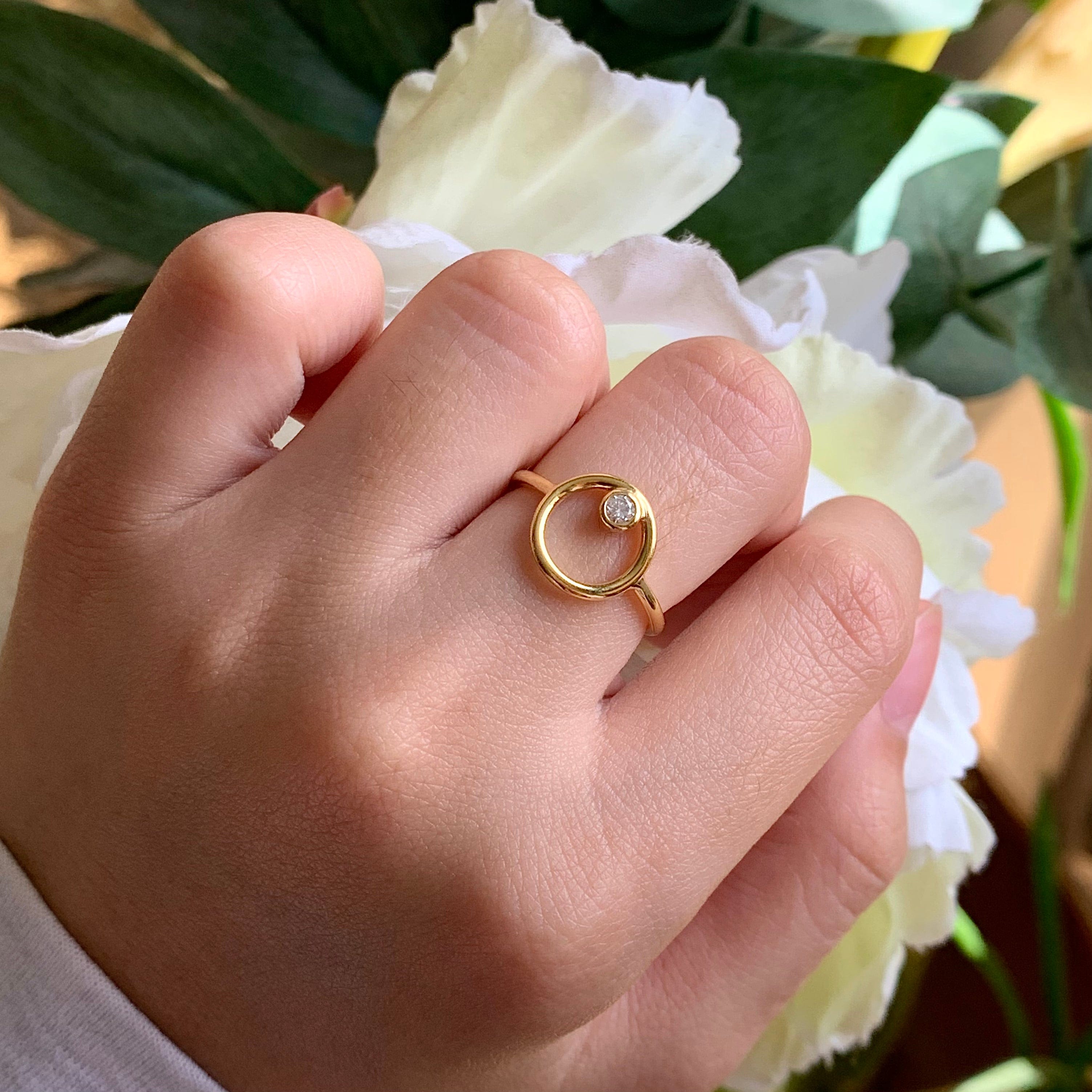 Floating Circle Diamond Ring – SIEMPRE